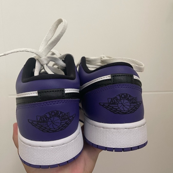 Jordan 1 low Court purple. - Picture 3 of 5